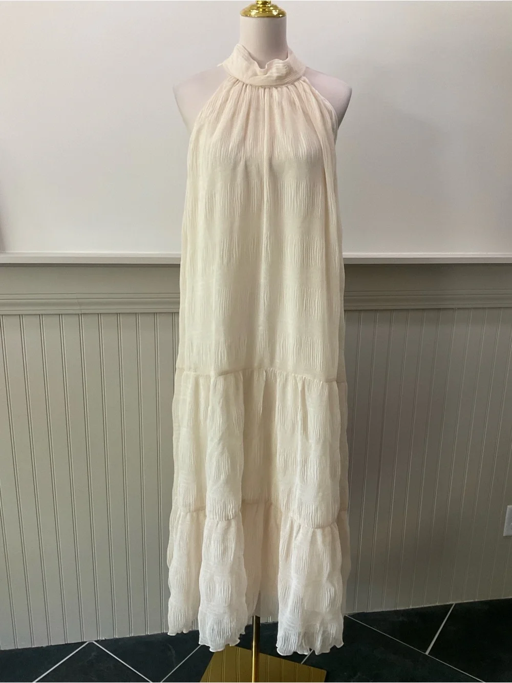 House of Harlow 1960 Cream Crinkle Halter Maxi Dress NWT Size Large Pearl Tie